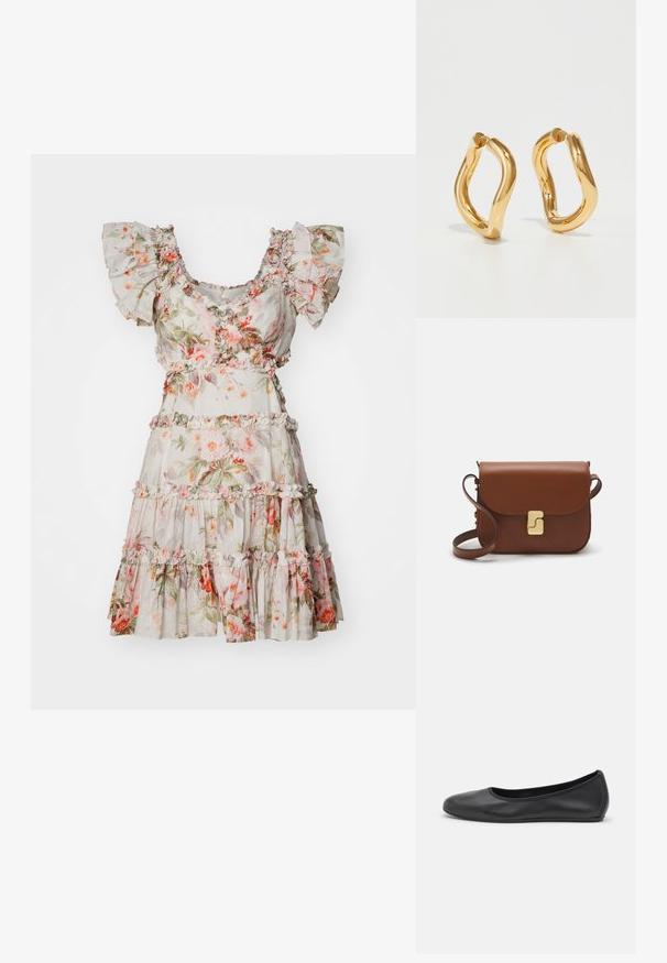 Needle & Thread PARADISE GARDEN BACKLESS MICRO MINI DRESS - Kokteilinė suknelė / vakarėlių suknelė - moonshine; Juodai odiniai baletai su apvaliu pirštu, lygi texture, minimalus siuvimo detales ir lanksčiu padų dizainu.; Ruda odinė rankinė su uždaromu dangteliu, aukso spalvos detalėmis, petneša ir lygiu paviršiumi. Kompaktiška stačiakampio formos.; Auksinės spalvos lankinės auskarai su kreiviu, nereguliariu siluetu ir sklandžiu, blizgiu paviršiumi. Nėra matomų detalių ar akcentų.