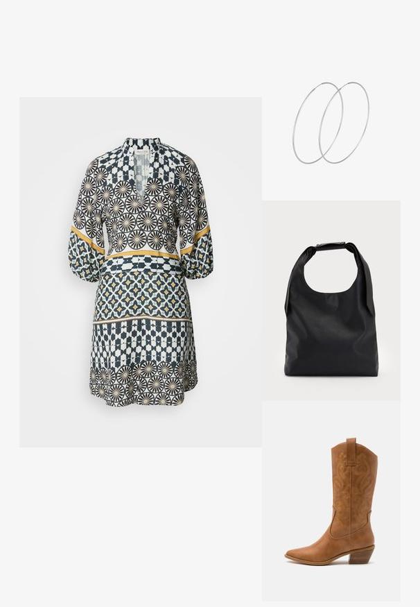Haljina s uzorkom koja sadrži geometrijske dizajne u tamnoplavoj, bijeloj i žutoj boji. Dugi rukavi, V-izrez i suknja koja se širi s jasno odvojenim dijelovima.; Smeđe kožne kaubojke s oštrim nosom, izvezenim spiralnim uzorcima na gornjem dijelu i blok petom. Imaju potporu za lakše obuvanje.; Crna kožna hobo torba s jednim mekanim, zaobljenim ručkom; karakterizira je glatka tekstura i minimalistički dizajn. Nema vidljivih hardverskih detalja ili akcenata.; Srebrne okrugle naušnice s minimalističkim dizajnom. Kružni oblik, glatka tekstura i tanak profil. Lagane s poliranim završetkom.