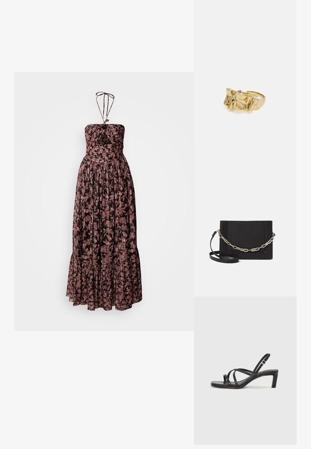 Maxi kjole med et strapless, plisseret design i mørkt stof, der har pink blomsterdesign. Bundet halterneck og flæset kant.; Sort remsandale med firkantet tå og en lav blokeret hæl. Har flere tynde stropper og en justerbar ankelrem. Fremstillet af glat læder.; Sort læder crossbody taske med en glat tekstur, rektangulær form og en metallisk kæde detalje foran. Justerbar skulderrem inkluderet.; Guldring med tekstureret, bølget design, der har tre fremtrædende toppe. Glat, skinnende overflade med en åben ring, der gør den justerbar.
