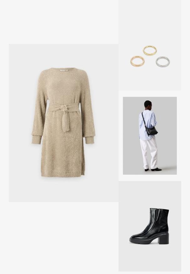 Béžové pletené šaty s dlouhým rukávem a strukturovaným povrchem. Mají zavázaný pásek s kovovým akcentem ve tvaru hvězdy v pase.; Černé lakované kotníkové boty s zakřivenou špičkou, elastickými bočními panely a robustním blokovým podpatkem. Na zadní straně se nachází embosované logo.; Černá kožená kabelka přes rameno s jemnou texturou, trojúhelníkovým tvarem a nastavitelným popruhem, v kombinaci se světle modrou pruhovanou košilí a bílými kalhotami.; Tři kovové prsteny: jeden růžově zlatý, jeden zlatý s texturovanými detaily a jeden stříbrný, všechny s vyrytým brandingem na vnitřním boku.