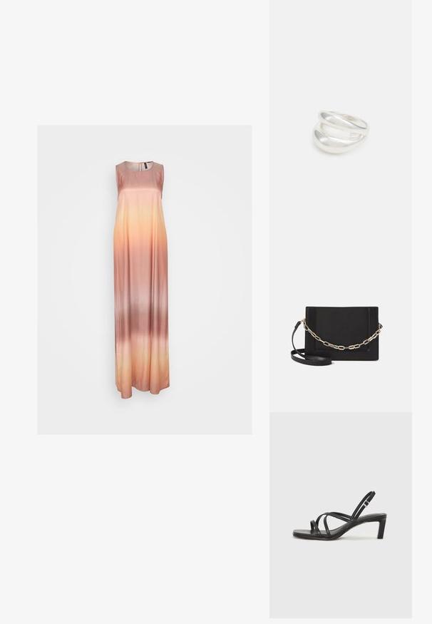 Maxi šaty z hladkej saténovej tkaniny, s prechodom od svetlej broskyne po jemnú ružovú. Bezrukávový strih s okrúhlym výstrihom.; Čierne sandále na vysokom podpätku so štvorcovou špičkou a nízkym blokovým podpätkom. Obsahujú viacero tenkých popruhov a nastaviteľný členkový popruh. Vyrobené z hladkej kože.; Čierna kožená crossbody taška s hladkou textúrou, obdĺžnikovým tvarom a kovovým reťazovým detailom na prednej strane. Súčasťou je nastaviteľný popruh.; Strieborný prsteň s dvojitým pásikom s hladkým, lesklým povrchom. Má plynulý, zakrivený dizajn s prekryvajúcimi sa časťami pre moderný vzhľad.