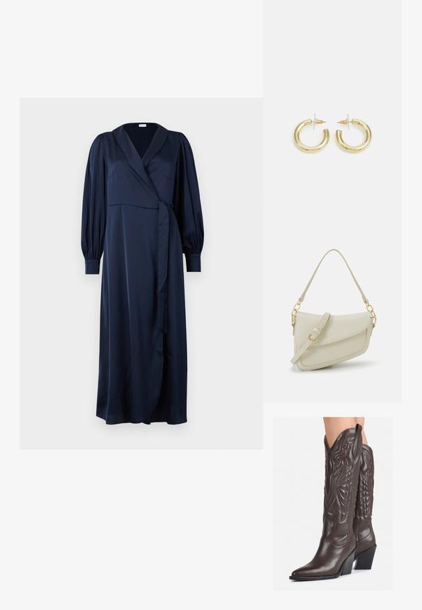 Vestido envolvente azul-marinho feito de tecido suave, com decote em V, mangas bufantes longas e um laço na cintura. Termina na altura da metade da panturrilha.; Botas de cowboy em couro castanho com bico pontudo e salto quadrado, apresentando costuras detalhadas e realces elevados no cano.; Pequena bolsa de creme com um acabamento texturizado, uma alça longa ajustável, um detalhe em corrente e um fecho de aba. Detalhes em hardware dourado.; Brincos em argola dourados com um acabamento liso e brilhante. Design circular com um pequeno pino e suporte transparente para um uso seguro.