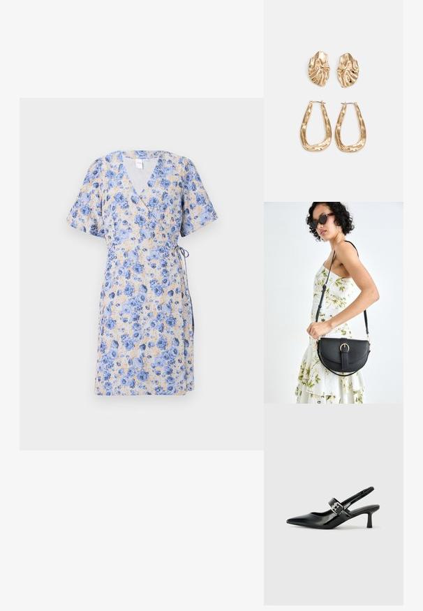 Vestido em forma de envelopamento feito de um tecido leve e texturizado, apresentando um padrão floral azul sobre um fundo claro. Mangas curtas e um laço na cintura.; Saltos slingback em verniz preto com bico pontiagudo e um pequeno salto bloco, apresentando um detalhe de fivela prateada na tira.; Bolsa de couro preta com forma curva, alça destacável e detalhes em dourado. A bolsa possui uma aba com detalhe de fivela.; Brincos em tom de ouro com formas onduladas e texturizadas. Inclui studs escultóricos com presilha e um design de argola aberta com um acabamento martelado.