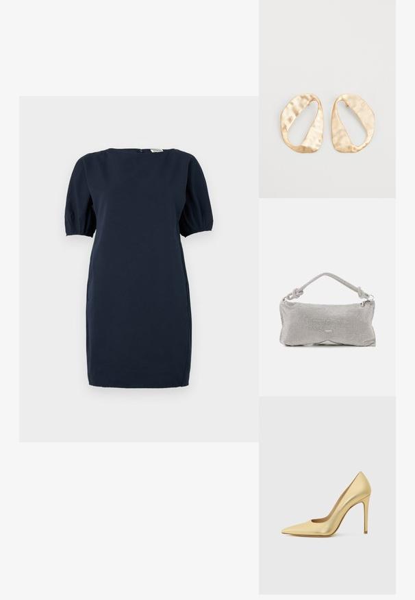 Vestido azul-marinho de manga curta com decote redondo e fecho de zipper nas costas, feito de um tecido suave e macio.; Shoe de salto alto pontudo em metal dourado, mostrado de lado sobre um fundo claro e simples.; Saco de ombro em malha metálica prateada, com uma alça torcida, fecho zip e forma geométrica com uma textura suave.; Par de brincos irregulares em forma oval, feitos de metal dourado, com uma superfície texturizada e ligeiramente martelada, sobre um fundo branco.