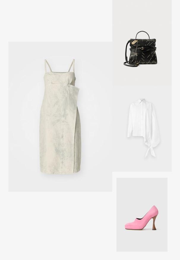 Vaaleanbeige hihaton mekko, jossa on vartalonmyötäinen yläosa, epäsymmetrinen kietaisumalli ja sileä tekstuuri. Keskipituinen ohuiden hihnojen kanssa.; Valkoinen pitkähihaisella nappipaidalla, jossa on epäsymmetrinen ylisuuri kerrattu hiha, joka on sidottu ranteeseen oikealla puolella.; Vaaleanpunaiset mokkanahka korkokengät, joissa on pyöreä kärki ja puinen, kaartuva korko. Ranskalainen rakenne, jossa on sileä pinta ja matala etuosa.; Musta nahkainen käsilaukku, jossa on geometrinen valkoinen ompelu, yläkahva ja irrotettava olkahihna. Korostaa kultaisia yksityiskohtia ja vetoketjukiinnikettä.