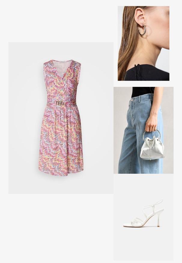 Vestido sin mangas en envoltura con escote en V, que presenta un colorido patrón de zigzag en rosa, amarillo y azul, ceñido en la cintura con un cinturón de metal.; Sandalia de tacón alto blanca con tiras, con una base plana en la punta, parte frontal texturizada con acentos fruncidos y una delgada correa en el tobillo.; Bolso tipo bucket metálico en plata con un acabado texturizado, adornado con un asa redonda plateada y cierre de cordón, sostenido contra unos jeans azul claro.; Pendiente de aro de plata con un acabado pulido, que presenta pequeños detalles en dorado y una forma redonda, llevado en el lóbulo.