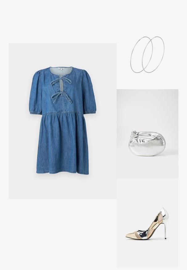 Džinsinis suknelė su apvaliu iškirpimu, trumpomis pūstomis rankovėmis ir dviem priekinėmis juostelėmis. Ji turi surinktą liemenį ir plačią sijoną. Klasikinė mėlyna spalva.; Aštrus pirštas aukštakulnis batelis su sidabro, aukso ir nuogų spalvų deriniu. Blizgus paviršius su išpjovos dizainu, su stiletto kulnu.; Sidabrinė metalinė maišelio forma su švelnia, apvalia forma ir mazgu užveriamu viršumi. Pagaminta iš lygios dirbtinės odos medžiagos.; Sidabrinės pusmėnulio auskarai minimalistiniu dizainu. Apskritimo forma, lygus paviršius ir plonas profilis. Lengvi su poliruotu apdailu.