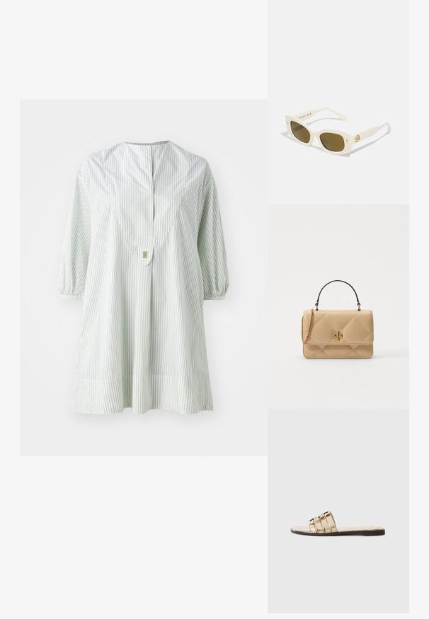 Svetle zelená pruhovaná tunika s kulatým výstřihem, krátkými nabíranými rukávy a knoflíkovým detailem na zadní straně. Vyrobena z měkké, lehké látky.; Zlaté skluzavky na nohy s třemi horizontálními pásky. Plochá podrážka a hladká textura materiálu, s otevřenou špičkou.; Bílé plastové sluneční brýle s obdélníkovým rámem, hnědými skly a zlatým akcentem na spánku. Hladký povrch a moderní design.; Prošívaná béžová kožená kabelka se zlatou kovovou bižuterií, řetízkovým popruhem a horní rukojetí. Obsahuje přední klopu a podpisový detail loga.