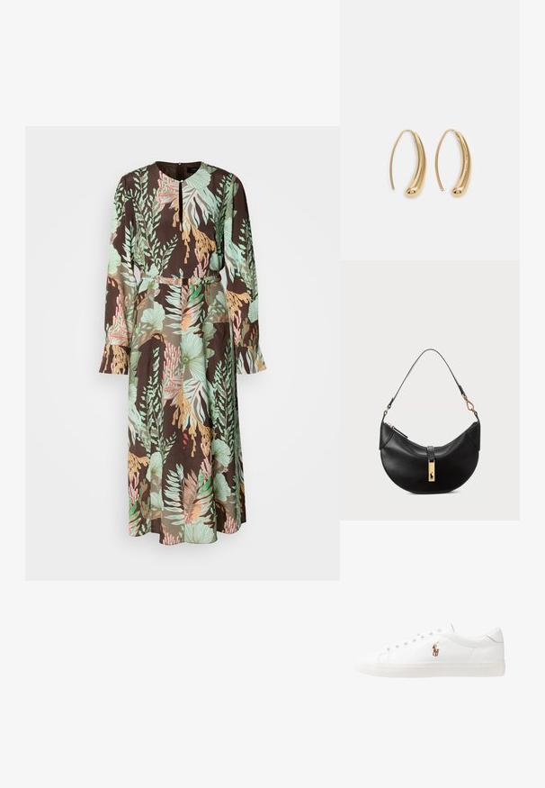 Sukienka z długim rękawem z czarnym tłem i zielonymi, koralowymi oraz pastelowymi wzorami kwiatowymi. Gładki materiał i szczegół zaciśniętej talii.; Białe skórzane sneakersy, niskoprofilowy design, charakteryzujące się gładką fakturą, okrągłym noskiem, sznurowanym przodem i małym haftowanym logo z boku.; Czarna skórzana torebka w kształcie półksiężyca. Ma złote akcenty i wąski pasek. Gładka tekstura, zamek błyskawiczny na górze.; Złote metalowe kolczyki w kształcie obręczy o zakrzywionym, wydłużonym kształcie. Posiadają gładką, błyszczącą powierzchnię oraz zaokrąglony koniec dla dodatkowego efektu.