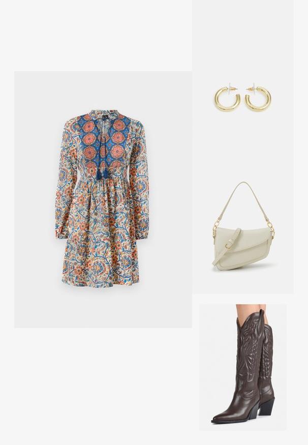 Virágmintás ruha hosszú ujjakkal, magas nyakkivágással és húzózsinóros részlettel. A színek között szerepel a kék, narancs és krém.; Barna bőr cowboy csizmák hegyes orral és blokk sarkal, részletes varrással és kiemelkedő díszítésekkel a szárán.; Kis krémszínű táska texturált felülettel, hosszú, állítható pánttal, láncos díszítéssel és fedéllel záródik. Aranyszínű fém részletek.; Arany fülbevalók sima, fényes felülettel. Kör alakú dizájn, amely kis kapoccsal és átlátszó tartozékkal rendelkezik a biztonságos viselés érdekében.