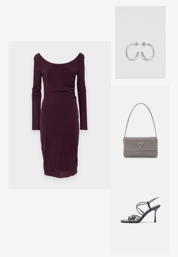 Garā piedurknēm, tumši bordo kleita ar laivu izgriezumu, pieguļošs siluets un diskrēta rušana vienā pusē. Gluda auduma tekstūra.; Melnas augstpapēžu sandales ar plāniem siksniņām un mezgla dizainu, gluda kvadrātveida purngalu un elegantu stiletto papēdi.; Gaiši pelēka metāla rokassoma ar ķēdes siksnu, rotāta ar mazām apaļām metāla kniedēm un trīsstūra zīmola logo.; Sudraba stīpas auskari ar gludu, spīdīgu virsmu, izceļas ar izliektaveida formu un aizdari ar tapu. Minimālistisks dizains ar mūsdienīgu apdari.