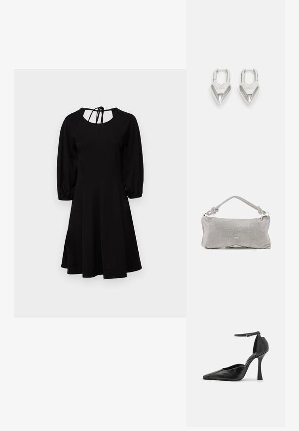 Sort kjole med tætsiddende liv, puffede ærmer og plisseret nederdel. Har rund halsudskæring og knyttet rygdetalje. Glat tekstur.; Sort højhælet pumpe med en blank finish, spids tå, ankelrem og en sculptet stiletto hæl. Glat tekstur og strømlinet design.; Metallisk net skuldertaske i sølv, med en knyttet håndtag, lynlås lukning og geometrisk kropsform med en glat tekstur.; Sølv hjerteformede hængelåse med indgraveret "JA" og "NEJ" tekst, poleret finish, symmetrisk design og en robust metalklap.