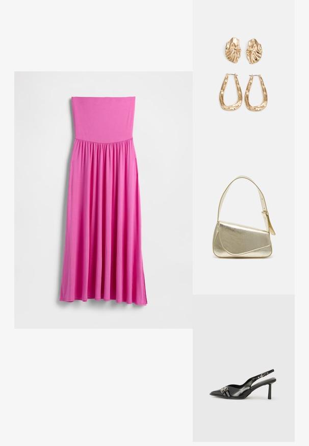 Lang, rosa stroppeløs kjole laget av lett stoff. Har en tettsittende overdel og et flytende skjørt med rynket midje.; Sorte patentlær slingback-sko med spiss tå, ankelremmer med sølvspenner og detaljer, og en slank hæl.; Gullfarget metallisk håndveske med en strukturert design, glatt tekstur og justerbar stropp. Har en unik trekantet form og minimalistisk søm.; Gullfargede øredobber med teksturerte, bølgete former. Inkluderer skulpturelle klipsstuds og åpen hoop-design med en hamret finish.