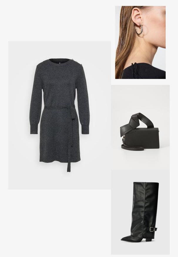 Antracito pilko ilgaa rankovė suapvalinto kaklo megztas suknelė, šoniniu raišteliu, šonkačių rankovėmis ir mygtukų detalėmis kairiajame petyje.; Juodų odinių kulkšninių batų su smailiu pirštu, lygia tekstūra ir sidabriniu sagties akcentu šone. Masyvūs kvadratiniai kulniukai.; Juodas odinis krepšys stačiakampio formos, su unikalia mazgo formos rankena ir nuimamu peties diržu. Lygus paviršius ir minimalus siūlių skaičius.; Sidabrinė lankinė auskarai su poliruotu paviršiumi, turintys mažus auksinius akcentus ir apvalią formą, dėvimi ant ausies kaušelio.