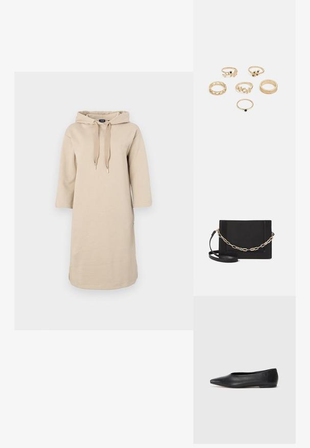 Beiges Kapuzenkleid mit lockerer Passform, Dreiviertelärmel und Kordelzügen. Verfügt über Seitenschlitze und ein gesticktes Logo auf der Brust.; Schwarze Leder-Balletschuhe, spitze Zehenform, minimalistische Gestaltung, glatte Textur, niedriger Absatz, keine sichtbaren Beschläge oder Verzierungen.; Schwarze Leder-Crossbody-Tasche mit glatter Textur, rechteckiger Form und metallic-kettendetail auf der Vorderseite. Verstellbarer Gurt inklusive.; Set aus sechs goldenen Ringen mit verschiedenen Designs: geflochten, mit Blattmotiven und soliden Bändern; einige mit grünen Edelsteinen akzentuiert.