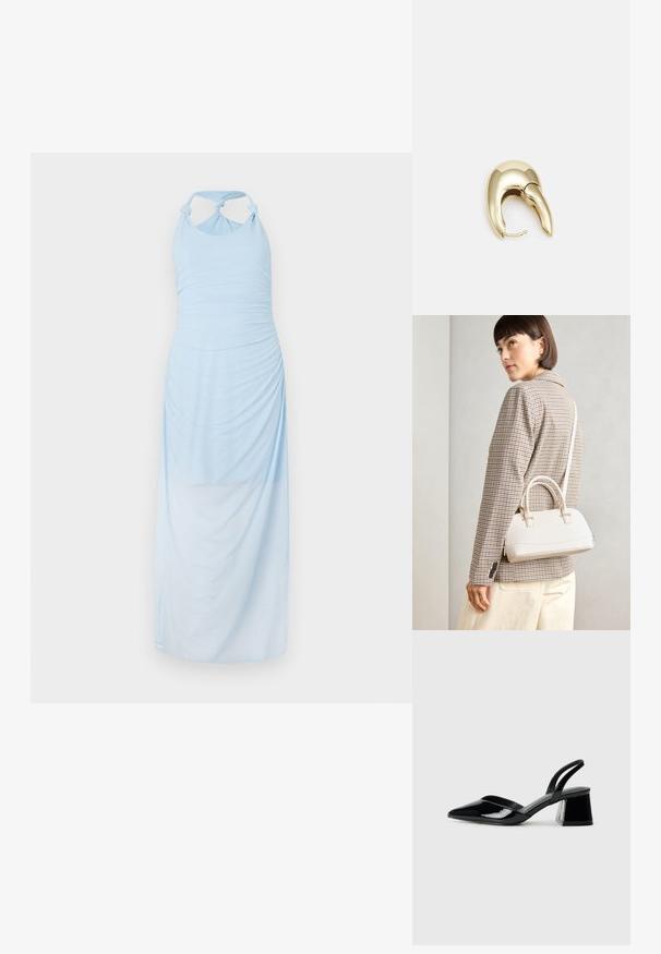 Lyseblå halterneck-kjole med rynket tekstur, med knyttede skulderstropper og en lang, flytende silhuett.; Svarte patentlær slingback hæler med spiss tå og geometrisk blokk hæl. Har et stilrent, minimalistisk design og jevn tekstur.; Hvit strukturert håndveske med korte håndtak og skulderreim, med detaljer i gullfinish og teksturert materiale, vist mot en grå bakgrunn.; Gullfarget metalløredobber med et elegant, buet design. Har en karakteristisk spiss form, polert overflate og hengsel-lukking.