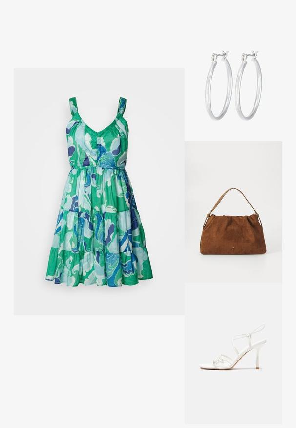 Vestido sin mangas con escote en V, falda en capas, con un patrón floral en verde, azul y púrpura sobre una tela ligera.; Sandalia de tacón alto blanca con tiras, con una base plana en la punta, parte frontal texturizada con acentos fruncidos y una delgada correa en el tobillo.; Bolso de ante marrón con un diseño fruncido, que cuenta con una sola correa de piel marrón y un sutil detalle del logo dorado en la parte frontal.; Pendientes de aro de plata con un acabado liso y pulido. Forma redonda y cierre de click seguro. Diseño ligero adecuado para el uso diario.