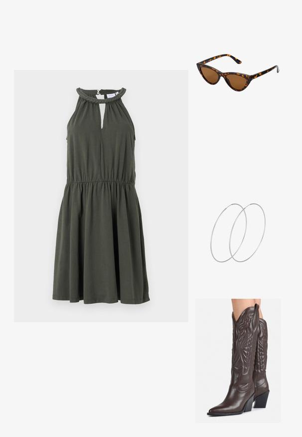 Oliwkowa sukienka bez rękawów z dekoltem w szpic, plecionym kołnierzem i elastycznym paskiem, z rozkloszowaną spódnicą oraz miękką, gładką fakturą.; Brązowe skórzane kowbojki z noskiem w kształcie migdała i blokowym obcasem, z detalicznym przeszyciem i podniesionymi akcentami na cholewce.; Okulary przeciwsłoneczne w kształcie kocich oczu z czarno-pomarańczową oprawą w deseń żółwia, brązowymi soczewkami i eleganckimi, spiczastymi końcówkami. Posiadają minimalistyczne logo na zauszniku.; Srebrne kolczyki w formie obręczy o minimalistycznym designie. Okrągły kształt, gładka faktura i cienki profil. Lekkie, z polerowanym wykończeniem.