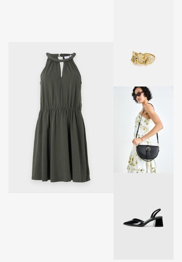Oliwkowa sukienka bez rękawów z dekoltem w szpic, plecionym kołnierzem i elastycznym paskiem, z rozkloszowaną spódnicą oraz miękką, gładką fakturą.; Czarne lakierowane półbuty na obcasie z wydłużonym noskiem i geometrycznym słupkiem. Charakteryzują się eleganckim, minimalistycznym designem oraz gładką fakturą.; Czarna skórzana torebka o zakrzywionym kształcie, z odpinanym paskiem i złotymi akcentami. Torebka posiada klapę z zapięciem w kształcie klamry.; Złoty pierścionek o teksturowanym, falistym wzorze z trzema wyraźnymi szczytami. Gładka, błyszcząca powierzchnia z otwartą obrączką dla regulowanego dopasowania.