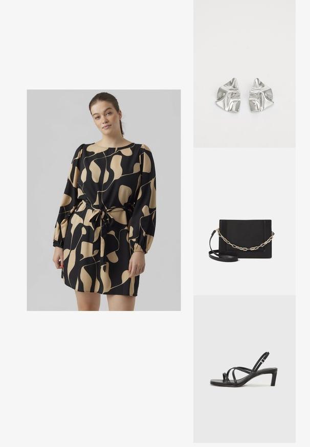 Čierne šaty s abstraktným krémovým vzorom, dlhými puff rukávmi, viazaním v páse a okrúhlym výstrihom; ľahká tkanina s textúrovaným povrchom.; Čierne sandále na vysokom podpätku so štvorcovou špičkou a nízkym blokovým podpätkom. Obsahujú viacero tenkých popruhov a nastaviteľný členkový popruh. Vyrobené z hladkej kože.; Čierna kožená crossbody taška s hladkou textúrou, obdĺžnikovým tvarom a kovovým reťazovým detailom na prednej strane. Súčasťou je nastaviteľný popruh.; Strieborné kovové náušnice s vlnitým, sochárskym dizajnom, s lešteným povrchom a nepravidelnými tvarmi, ktoré zvýrazňujú súčasnú estetiku.