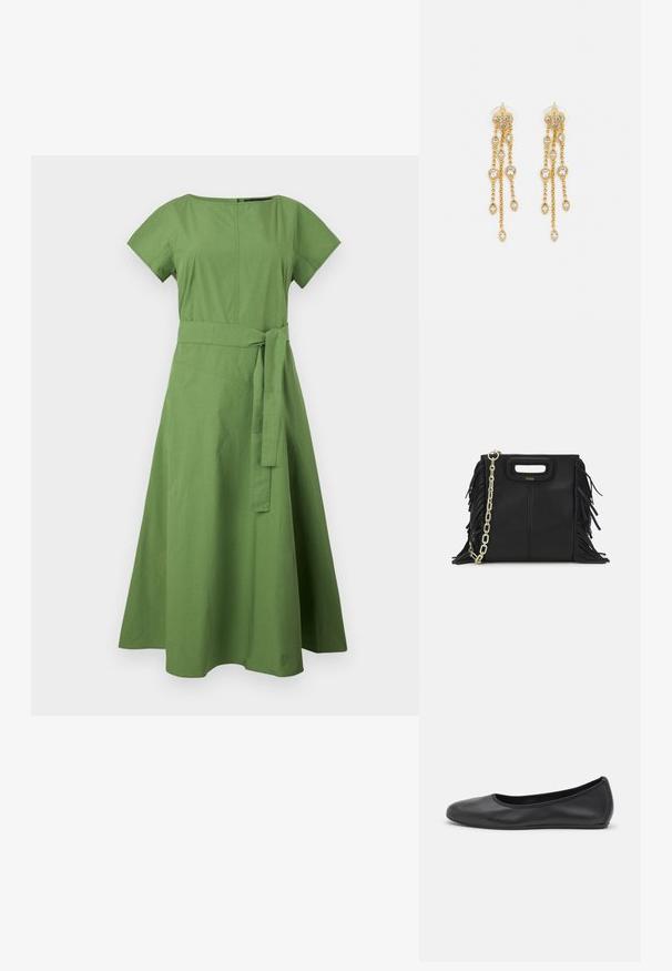 Roheline, põlvekohale ulatuv puuvillane kleit, millel on sobituv korpus, lühikesed varrukad ja vöökoht. Laienev seelik sujuva tekstuuriga ja minimaalsete õmblustega.; Musthave mustika tantsutossud mustast nahast, ümmarguse varbaga, siledast tekstuurist, minimaalse õmblusdetailiga ja paindliku tallakujundusega.; Musta nahk käekott, millel on frantsiisid, kuldne ahelsanga ja lõigatud käepide. Esiosas on logot.; Kuldne tooni kõrvarõngad mitme voolava ahelaga, millel on selged ovaalsed rhinestone aktsendid ja dekoratiivsed stud-tippud.