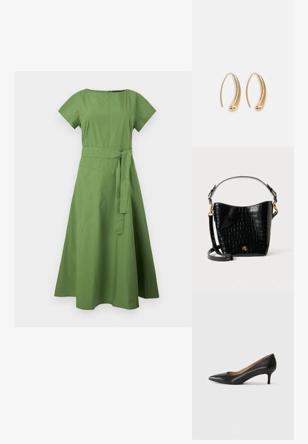 Zelena, kratek obleko iz bombaža s prilegajočim zgornjim delom, kratkimi rokavi in pasom. Pfluširna krila z gladkim teksturo in minimalnim šivanjem.; Črne usnjene črpalke s koničastim nosom, nizko peto in gladko teksturo. Imajo rahlo odprtino spredaj in minimalno opremo zadaj.; Črna torbica iz usnja z embosiranim krokodiljim vzorcem, ukrivljene oblike, z zlatimi akcenti, nastavljivim trakom in podrobnostjo logotipa spredaj.; Zlato-tonirani kovinski uhani v obliki obroča s krivuljo in podolgovato obliko. Imajo gladko, sijočo površino in zaobljen vrh za dodaten detajl.
