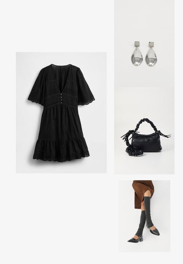 Schwarzes Kurzarmkleid mit V-Ausschnitt, Knöpfen vorne, Spitzenakzenten sowie gewellten Säumen an Saum und Ärmeln.; Schwarze lacklederne spitze Schuhe mit Blockabsatz und Knöchelriemen, kombiniert mit grauen gerippten Beinstulpen und einem braunen Wildlederrock.; Schwarze Handtasche aus Kunstleder mit Krokodilstruktur, gerafftem oberen Teil und einem geschoppten Tragegurt. Sie wirkt weich und kompakt im Design.; Silberne Tropfenohrringe mit einem quadratischen Stecker, die eine glatte, polierte Oberfläche und eine Tropfenform aufweisen, die Licht mit einer glänzenden Oberfläche reflektiert.