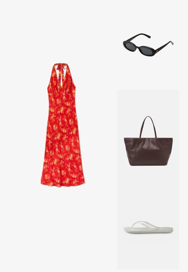 Piros virágos nyári ruha, amelynek pánt nélküli nyakkivágása van, testhez simuló felsőrésszel és sodródó nadrággal, könnyű, sima textúrájú anyagból készült.; Fehér flip-flop, textúrált talppal, vékony pántokkal és lapos kialakítással. Gumi anyagból készült, finom logóval a talprészén.; Fekete, oversize napszemüveg ovális lencsékkel, sima műanyag kerettel és arany részletekkel a fülpánton. Sötét lencséi védelmet nyújtanak a napfény ellen.; Barna szövött bőr táska két fogantyúval, strukturált formával és texturált felülettel, kiemelkedő gyémántmintával.; Arany lánc nyaklánc váltakozó drágakövekkel, világoszöld, rózsaszín és tiszta színben. Mindegyik drágakő kör alakú foglalatba van állítva.