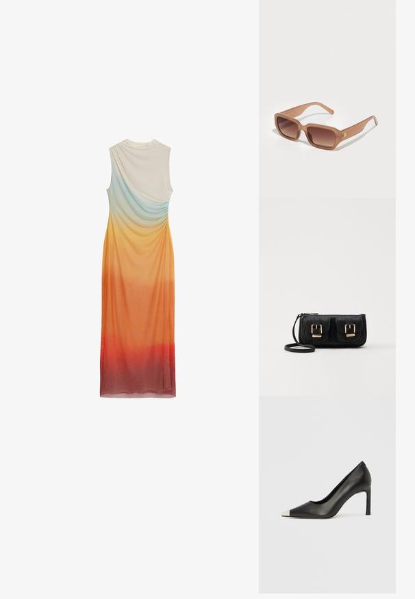 Mouwloze jurk met een gedrapeerd ontwerp, voorzien van een ombre-gradiënt van lichtblauw naar oranje en rood, gemaakt van zachte, lichte stof.; Zwarte leren hoge hak met een spits toelopende neus en een metalen zilverkleurige kap. Heeft een gladde afwerking en een slanke hak van 10 cm.; Bruine rechthoekige zonnebril met gradient lenzen, dikke monturen en een logo-detail aan de zijkant. Soepel plastic materiaal, minimalistisch ontwerp.; Zwarte leren schoudertas met twee vo pockets, gouden gespen, ritsluiting en een smalle band. Tekstuur oppervlak en compacte rechthoekige vorm.