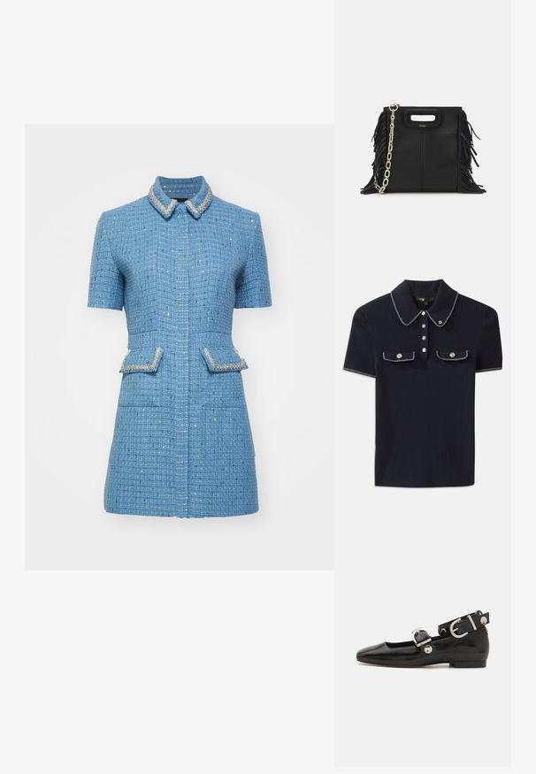 Maje RILYA - Abito a camicia - bleu; Polo a coste blu navy con colletto a punta, maniche corte e due tasche frontali con bottoni a scatto; messo in risalto da dettagli in cucitura bianca.; Scarpa flat in vernice nera con punta quadrata, cinturino alla caviglia con hardware in argento e suola piatta. Texture liscia con design minimalista.; Borsa a tracolla in pelle nera con dettagli a frangia, catena dorata e manico ritagliato. Presenta il logo sulla parte anteriore.