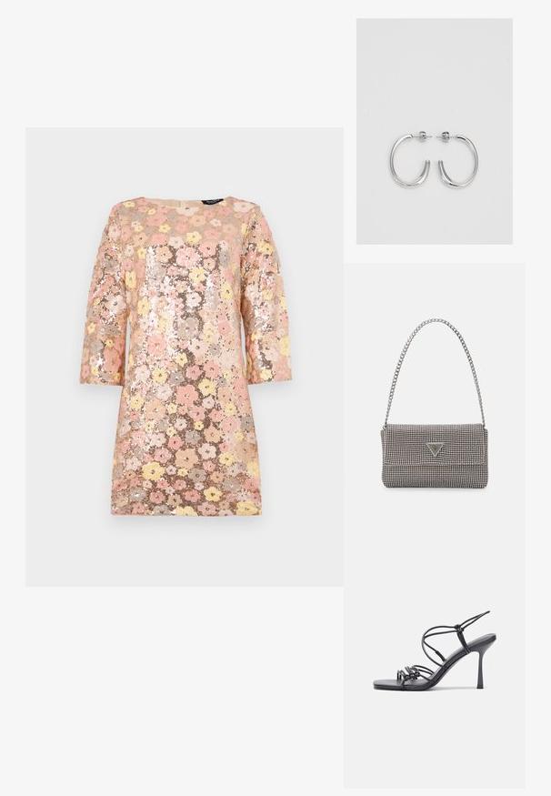 Haljina s pačvorkom u cvjetnom uzorku u ružičastim, žutim i zlatnim nijansama. Ima rukave do tri četvrtine i okrugli izrez. Teksturirana površina.; Crne sandale na visokoj potpetici imaju tanke trake s čvorastim dizajnom, glatki kvadratni vrh i elegantnu stiletto petu.; Svijetlosivi metalik ruksač s lancem, ukrašen malim okruglim metalnim zakovicama i trokutastim logotipom marke.; Srebro naušnice u obliku prstena s glatkom, sjajnom završnom obradom. Zaobljenog oblika, laganog dizajna, s kopčom na poleđini.