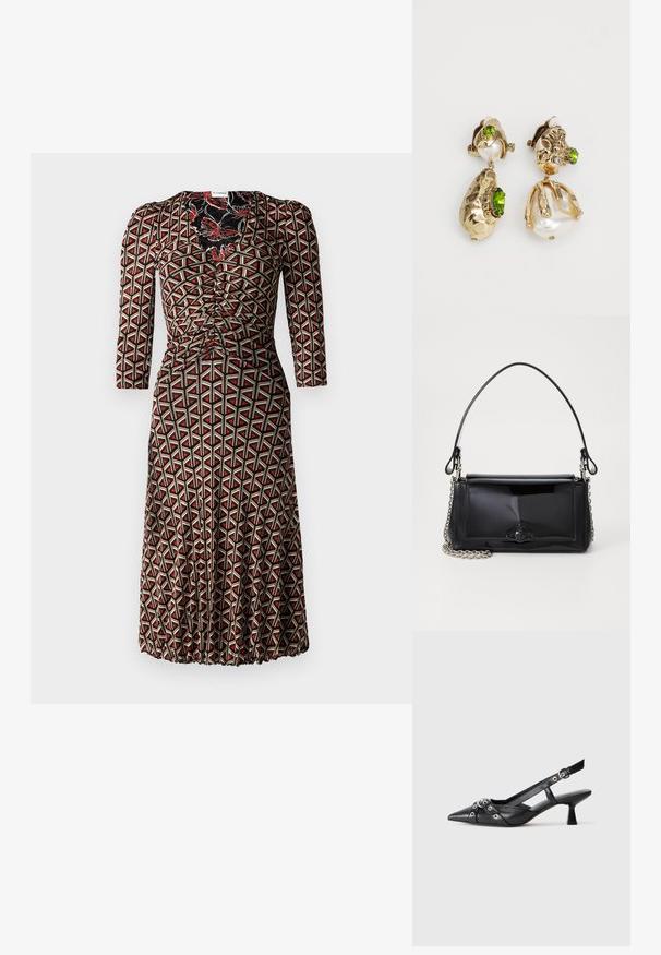 Diane von Furstenberg IVAN DRESS - Robe de jour - flutterfly/stadium; Chaussure slingback en cuir noir avec un bout pointu, des sangles décoratives avec œillets en métal et un petit talon carré. Surface texturée.; Sac à main en cuir verni noir de forme rectangulaire, avec une chaîne en bandoulière et un accent matériel distinctif au centre. Texture lisse.; Des boucles d'oreilles en or, présentant des formes texturées irrégulières, ornées de pierres précieuses vertes et de perles blanches, fixées avec des fermoirs clip-on.