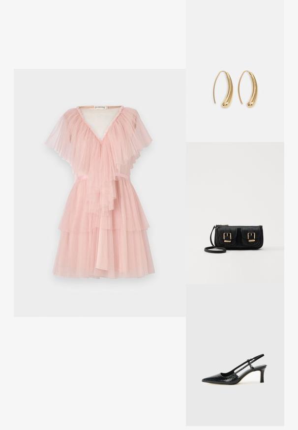Rožinė tiulio suknelė su sluoksniuota volanais, V formos iškirpte ir kaspinu juosmens srityje. Lengva ir permatoma tekstūra.; Juodai lakuoti slingback aukštakulniai su smailiu nosiu, su tekstūruotu gyvatės raštu, reguliuojama juosta ir trumpu, tekstūruotu blokiniu kulnu.; Juodas odinis per petį nešiojamas krepšys su dviem priekiniais kišenėmis, auksiniais sagtimis, užtrauktuko uždarymu ir siauromis petnešomis. Textūruota paviršius ir kompaktiškas stačiakampis formatas.; Auksinės metalinės auskarų kabės su lenktą, pailgą forma. Turi lygų, blizgantį paviršių ir užapvalintą galiuką papildomam akcentui.