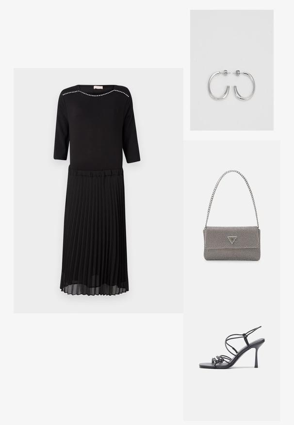 Rochie neagră cu un top ajustat și fustă plisată. Prezintă un decolteu rotund împodobit cu tinte argintii și mâneci de lungime trei sferturi.; Sandale negre cu toc înalt au curele subțiri cu un design legat, un vârf pătrat neted și un toc stiletto elegant.; Geantă metalică gri deschis, cu un strap din lanț, decorată cu mici ținte circulare metalice și un logo de marcă triangular.; Cercei rotunzi din argint cu un finisaj neted și strălucitor. Design ușor, având o formă rotundă și închidere cu tijă.