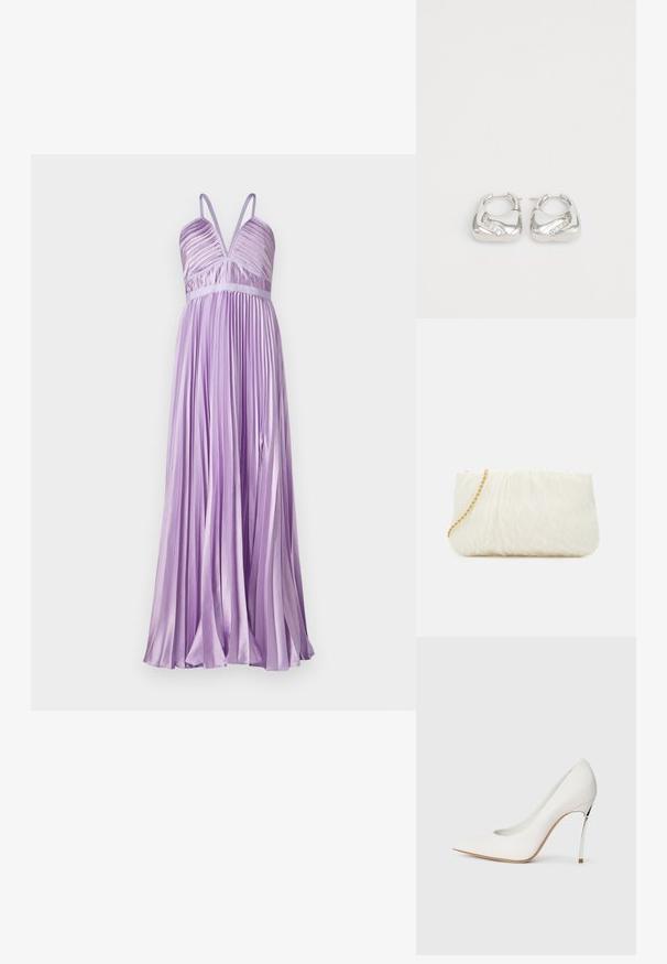 Lila hihnallinen, laskostettu mekko, jossa on syvä V-pääntie, ohuet hihnat ja tiukka vyötärö. Kangas on sileä ja satiinimainen.; Valkoiset korkokengät, joissa on terävä kärki ja hieno kimallustekstuuri. Hopeinen metallinen korko tuo kontrastia. Tyylikäs muotoilu.; Valkoinen teksturoitu laukku, jossa on kasattuja muotoja ja kultaketjuolkaimet. Sujuva pinta, jossa on hienovaraisia aaltoja ja pyöristetyt reunat.; Hope hopea, joissa on sileä, pyöristetty muotoilu ja aallokkomainen yksityiskohta, jossa on pieniä, kirkkaita strasseja yhden reunan varrella.