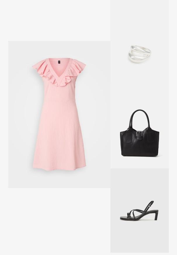 Vaaleanpunainen mekko V-pääntiellä ja röyhelöillä varustetuilla olkapäillä, valmistettu kevyestä kankaasta. Lantion malli, joka ulottuu polven ylle, ja siinä on teksturoitu pinta.; Mustat hihnalligat, joissa on neliön muotoinen kärki ja matala lohkokorko. Ominaisuuksiin kuuluu useita ohuita hihnoja ja säädettävä nilkkahihna. Valmistettu sileästä nahasta.; Musta nahkainen olkalaukku, jossa on sileä pinta, ryhdikäs muoto, kaksi kahvaa ja silmienpistävä hopeinen solkiyksityiskohta edessä.; Hopeinen kaksinkertainen rengas, jossa on sileä, kiillotettu pinta. Siinä on sulava, kaareva muotoilu, jossa on päällekkäisiä osia modernin ilmeen saavuttamiseksi.