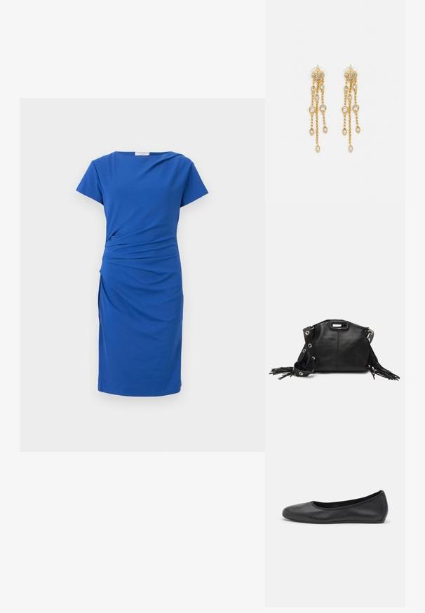 Blå kjole med korte ermer, drapert midje og knelange kant. Laget av elastisk stoff, med en glatt tekstur og minimalistisk design.; Svart skinnballettflatt med rund tå, glatt tekstur, minimal sømdetalj, og et fleksibelt såledesign.; Maje MISS MINI - Skulderveske - noir; Gullfargede øreringer med flere hengende kjeder, med klare ovale rhinestein aksenter og dekorative stud-topper.