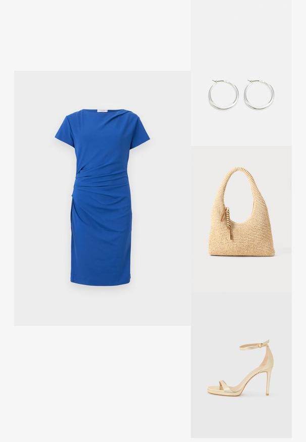 Blå klänning med korta ärmar, draperad midja och knälång nederkant. Tillverkad av stretchig tyg, med en mjuk textur och minimal design.; Guldmetallisk högklackad sandal med öppen tå, ankelrem med spänne och plattformssula för extra höjd. Slät yta.; Vävd beige handväska med ett böjt handtag, texturerad yta och en brun franjedetalj. Har en slapp hobo-form.; Silver hoopörhängen har en slät, rund design med en tunn profil och säker låsning. Minimalistisk stil med en polerad yta.
