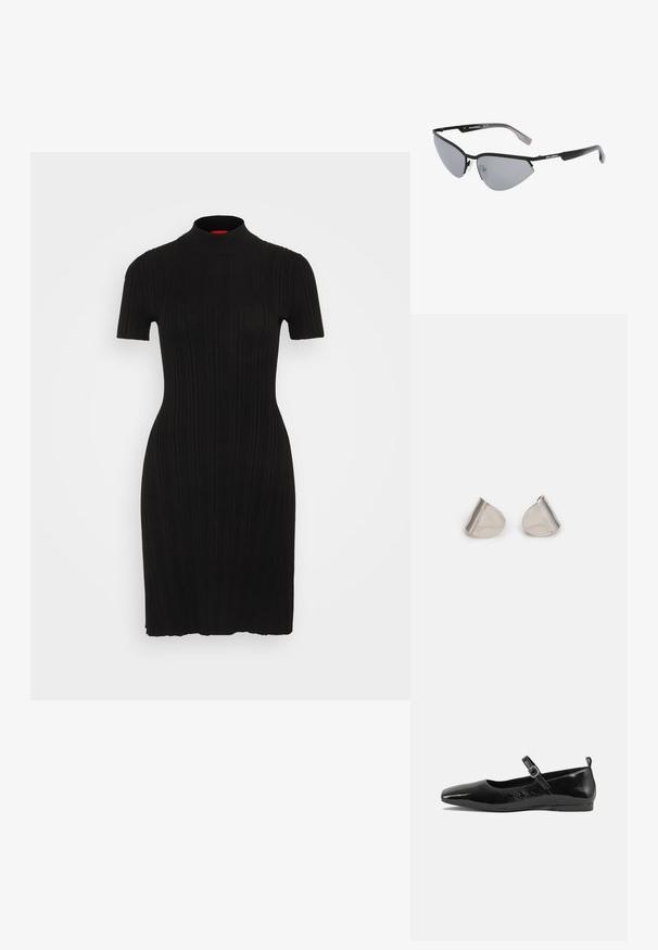 Juoda raštuota suknelė su aukštu kaklu ir trumpomis rankovėmis. Sukurta turint omenyje prigludusią siluetą ir lygų paviršių. Nėra ryškių raštų ar akcentų.; Juodas lakinės odos butas su smailiu nosiu, kulkšnies dirželiu su sagtimi ir lygia, blizgia tekstūra. Žemas kulnas dėl patogumo.; Juodos saulės akiniai su kampuota katės akių forma. Sidabriniai veidrodiniai lęšiai. Ploni, lengvi plastikiniai rėmeliai su subtiliu ženklinimu ant šventyklų.; Sidabriniai metaliniai auskarai su lygiu, ašaros formos dizainu ir blizgiu paviršiumi. Subtilūs raižiniai prideda detalumo. Minimalistinis dizainas.