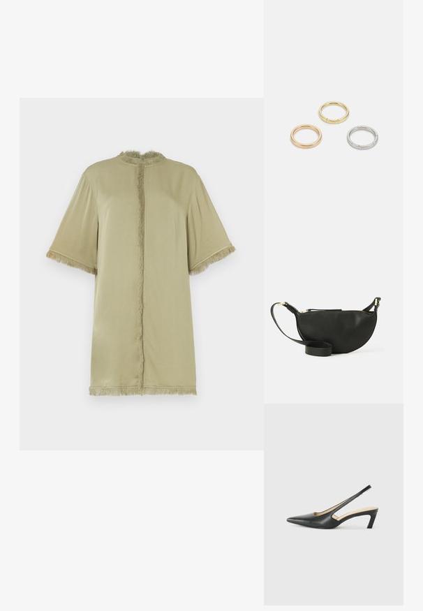 Oliven grøn kortærmet top med rund halsudskæring og frynsedetaljer langs fronten og ærmerne. Fremstillet af blødt stof, løs pasform.; Sorte spidse slingback-sko med en lav hæl, lavet af glat læder og med udskæringer på siden for åndbarhed.; Sort læder crossover taske med halvmåneform, tekstureret overflade, guld lynlås og en flad rem. Kompakt design, der er velegnet til det mest nødvendige.; Tre metalringe: en i rosaguld, en guld med strukturerede detaljer og en i sølv, alle med indgraveret branding på den indre ring.