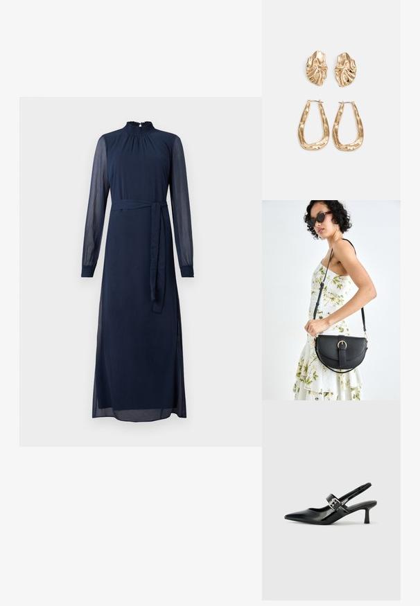 Tengerészkék, hosszú ujjas ruha magas ráncolt nyakkal, övvel a deréknál, áttetsző ujjakra építve, egyenes sziluettel és bokáig érő fazonban.; Fekete lakkbőr slingback sarkú cipők hegyes orral és kis blokk talppal, ezüst csat díszítéssel a pánton.; Fekete bőrtáska ívelt formával, levehető pánttal és arany színű fémrészekkel. A táskán egy csattal díszített fedél található.; Aranyszínű fülbevalók, texturált, hullámos formákkal. Tartalmazza a szobrászati klipszes studokat és az open hoop kialakítást, kalapácsos felülettel.