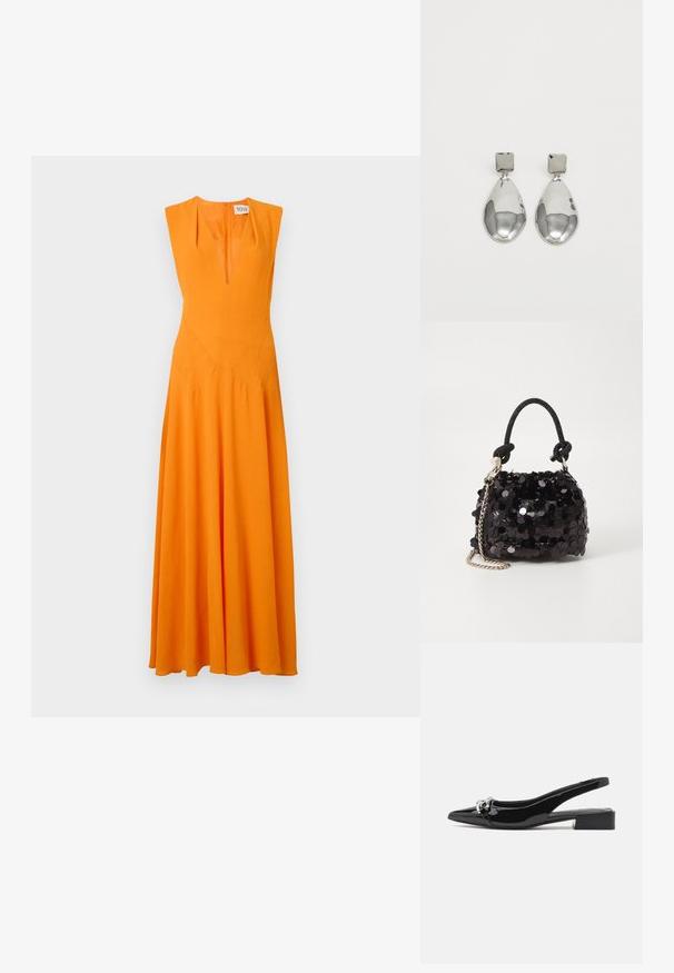 Ilga, be rankovių suknelė ryškiai oranžinės spalvos, su giliais V formos iškirpimu, prigludusia liemene ir platėjančia sijona. Siuvimo detalės ant liemenės.; Juodos patentinės odos šliurinės bateliai su smailia nosia, sidabrinėmis detalėmis ir mažu blokuotu kulnu. Sklandus, blizgus paviršius visame batelio paviršiuje.; Juodas blizgučių mini rankinukas su mazguotu tekstūruotu dirželiu ir sidabro grandine. Suapvalinta forma su susiraukšlėtopu ir atspindinčiomis detalėmis.; Sidabriniai lašo formos auskarai su kvadrato formos auskaru, turintys lygų, poliruotą paviršių ir ašarėlės formą, atsispindintys šviesoje su blizgiu paviršiumi.