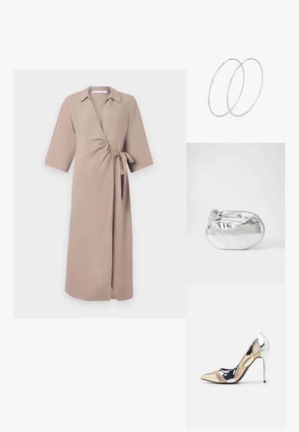Bež obleka na zavijanje iz lahkega materiala, z V-izrezom, kratkimi rokavi in veznim detajlom v pasu. Srednje dolga zasnova.; Čevlji z visoko peto in konico, v barvni kombinaciji srebrne, zlate in nude. Sijajna obdelava z izrezljanim dizajnom, z igličasto peto.; Srebrna kovinska torbica z mehko, zaobljeno obliko in zavezano zgornjo zaporo. Narejena iz gladkega umetnega usnja.; Srebrne uhane v obliki obroča z minimalističnim dizajnom. Krožna oblika, gladka tekstura in tanek profil. Lahki s poliranim zaključkom.