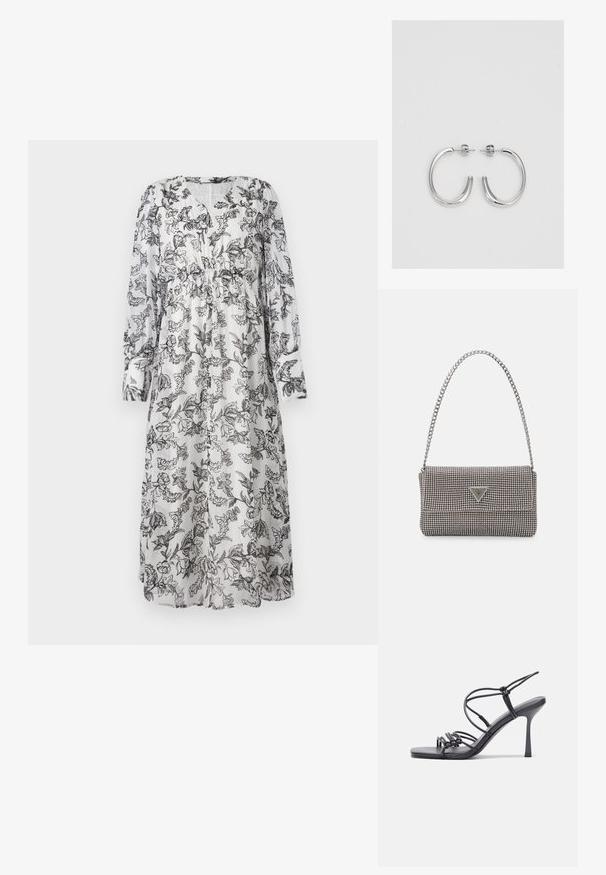 Luftig klänning med lång ärm i transparent tyg med svart blommönster på vit bakgrund, med v-ringning och samlad midja.; Svarta högklackade sandaler har tunna remmar med en knuten design, en slät fyrkantig tå och en smal stilettklack.; Ljusgrå metallisk handväska med kedjestropp, prydd med små cirkulära metallnitar och en triangulär logotyp.; Silver hoopsörhängen med en slät, glänsande yta, med en böjd form och post-stängning. Minimalistisk design med en modern finish.