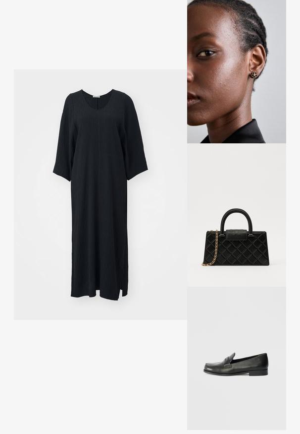 Schwarzes knielanges Kleid mit lockerem Schnitt, das einen Rundhalsausschnitt und Dreiviertelärmel aufweist. Strukturierter Stoff mit feinem Muster.; Schwarze Leder-Slipper mit abgerundeter Spitze, erhöhten Nähdetails und einem niedrigen, gestapelten Absatz. Glatte Textur mit einem dezenten Glanz.; Schwarze Handtasche aus strukturiertem Leder mit einem Diamantmuster, goldfarbener Kette, einem oberen Griff und einem Logo-Prägung Klappenverschluss.; Die goldenen Blumensteckerohrringe haben ein strukturiertes schwarzes Zentrum und zarte Verzierungen. Die klare Haut und die geflochtenen Haare des Modells sind profilseitig sichtbar.