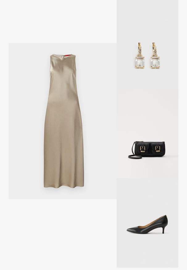 Bezramenné šaty z béžového saténu, s okrúhlym výstrihom, elegantným strihom a zipsovým uzáverom na chrbte. Hladká textúra s minimálnymi detailmi.; Čierny kožený podpatek s špicatou špičkou, nízkym opätkom a hladkým povrchom. Obsahuje mierne otvorenie vpredu a minimálne kovové detaily na zadnej strane.; Čierna kožená crossbody taška s dvoma prednými vreckami, zlatými sponami, zipsovým uzatváraním a úzkym popruhom. Štruktúrovaný povrch a kompaktný obdĺžnikový tvar.; Náušnice v zlatej farbe, ktoré majú obdĺžnikový, transparentný kryštál visiaci pod radom malých, guľatých, čírych akcentov. Elegantný, moderný dizajn.