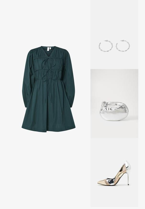 Zelena bombažna obleka z V-izrezom, nabranimi dolgimi rokavi, nabranim korpusom z detajlom vezave in razširjenim krilom. Gladka tekstura.; Čevlji z visoko peto in konico, v barvni kombinaciji srebrne, zlate in nude. Sijajna obdelava z izrezljanim dizajnom, z igličasto peto.; Srebrna kovinska torbica z mehko, zaobljeno obliko in zavezano zgornjo zaporo. Narejena iz gladkega umetnega usnja.; Srebrni uhani v obliki obročka s spiralnim dizajnom, ki imajo sijajno površino in zapiralo na zadnji strani. Mere znašajo približno 3 cm v premeru.