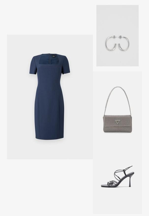Temno moder prilegajoč obleka s kratkimi rokavi, kvadratnim izrezom in zadrgo na hrbtu. Narejena iz gladkega, trpežnega materiala z krojem, ki poudari postavo.; Črne visoke sandale na peto imajo tanke naramnice z vozlom, gladek kvadratni toe in eleganten stiletto peto.; Svetlo siva kovinska torbica z verižnim ročajem, okrašena z majhnimi okroglimi kovinskimi bleščicami in trikotnim logotipom blagovne znamke.; Srebrne obročaste uhane z gladko, sijočo površino. Zaobljena oblika, lahka zasnova, z zapiranjem na zatič.