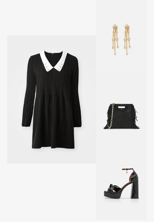 Čierne šaty s dlhým rukávom, ktoré majú biely golier typu Peter Pan so stehovanými okrajmi a ozdobnými detailmi. Vyrobené z plisovanej textílie.; Maje Sandále na vysokom opätku - noir; Čierna kožená kabelka s strapcami, zlatým reťazovým ramenným popruhom a vykrojenou rukoväťou. Na prednej strane sa nachádza logo.; Zlaté náušnice s mnohými kaskádovými reťazcami, ozdobené jasnými oválnymi kryštálmi a dekoratívnymi puzdrami.