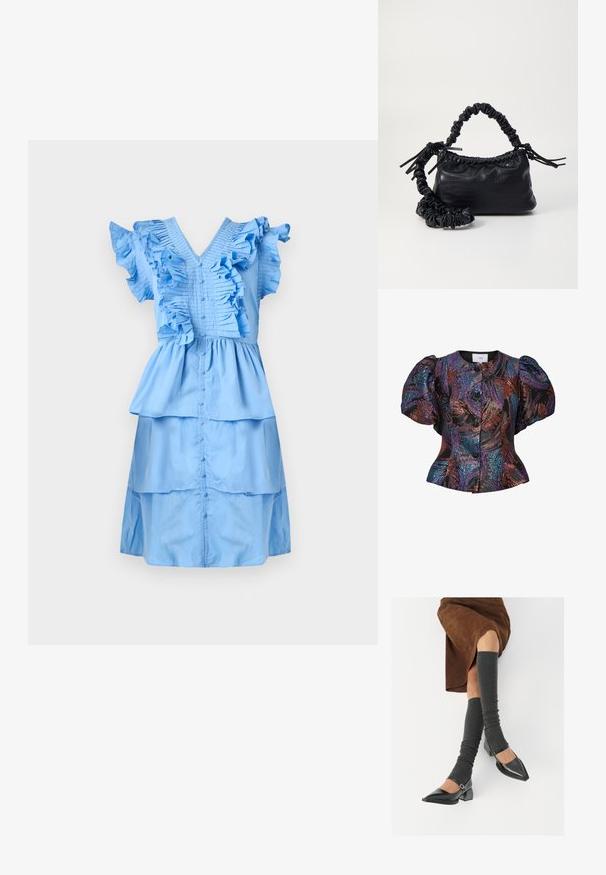 Lys blå kjole med volangermene og et flerlaget design. Overlag av plisserte teksturer langs midjen og kanten. Myk stofffinish.; Bluse med puffermer i svart med flerfargede paljettmønstre, med rund krage og knappestolpe foran. Teksturt stoff.; Sorte lakkpumps med spiss tå, blokkhel, og ankelstropp, kombinert med grå ribbestrikkede beinvarmere og et brunt semsket skinn skjørt.; Svart faux skinn-håndveske med krokodilletekstur, strammet topp og en rynket stropp. Ser myk og kompakt ut i designen.